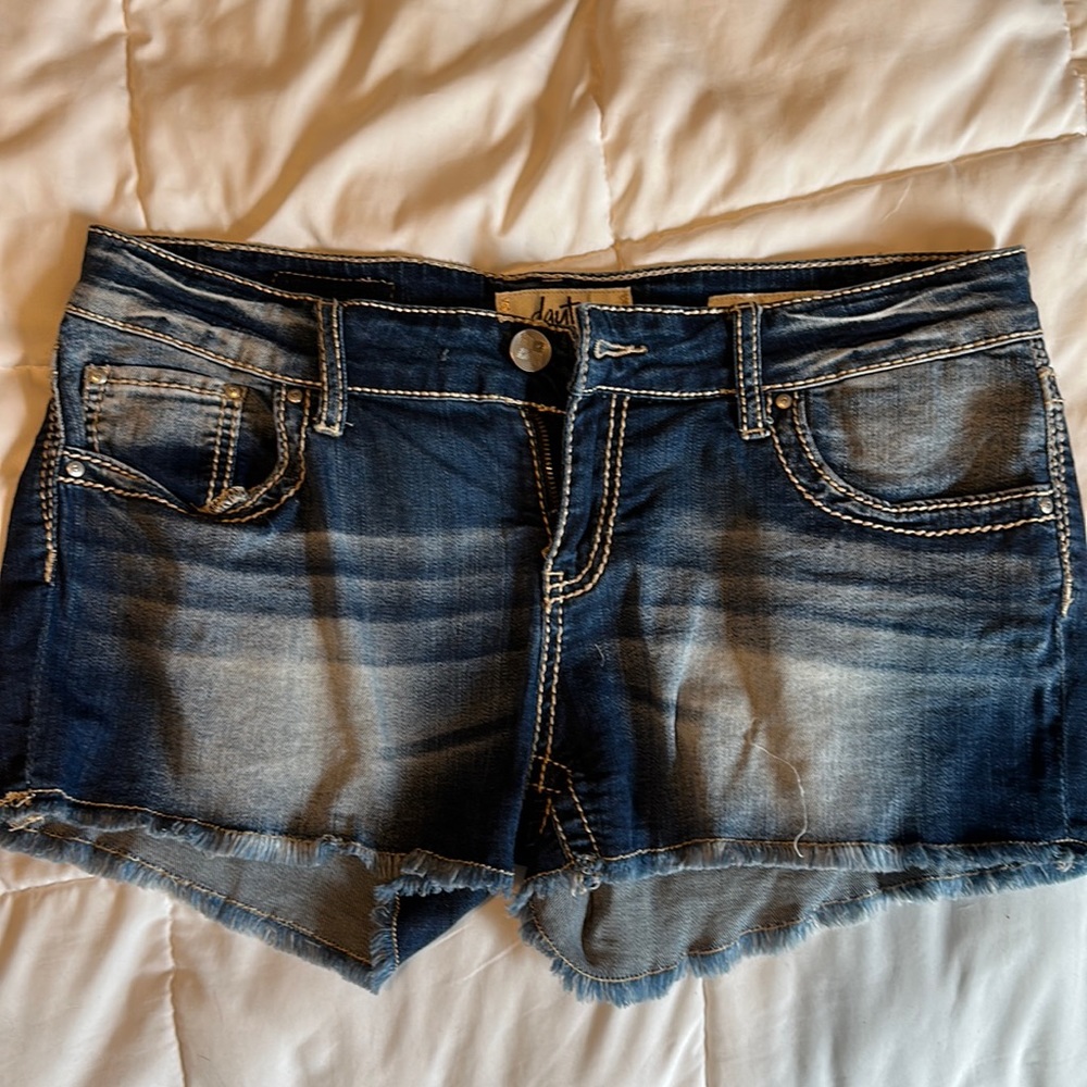 Day trip stretchy shorts